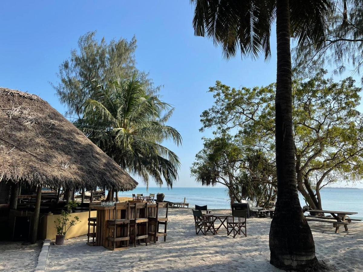 Mikadi Beach Camp&Backpackers Vandrarhem Dar es Salaam Exteriör bild