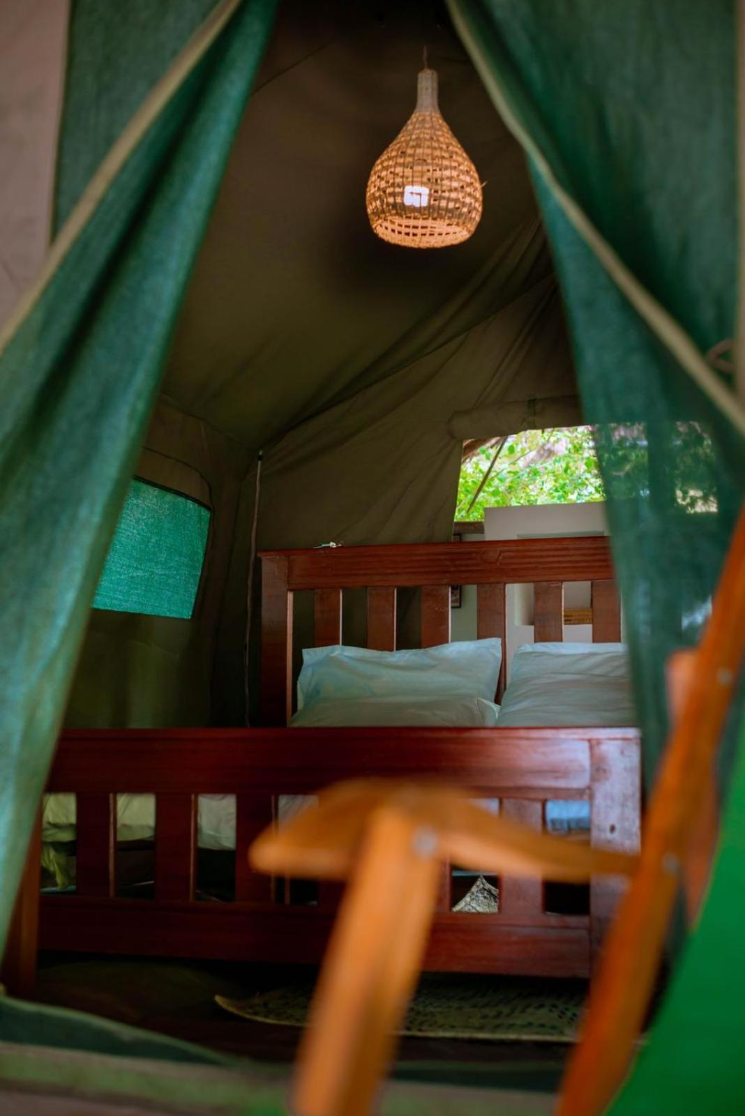 Mikadi Beach Camp&Backpackers Vandrarhem Dar es Salaam Exteriör bild