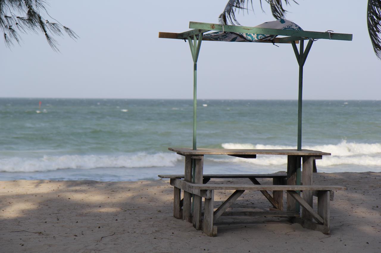 Mikadi Beach Camp&Backpackers Vandrarhem Dar es Salaam Exteriör bild