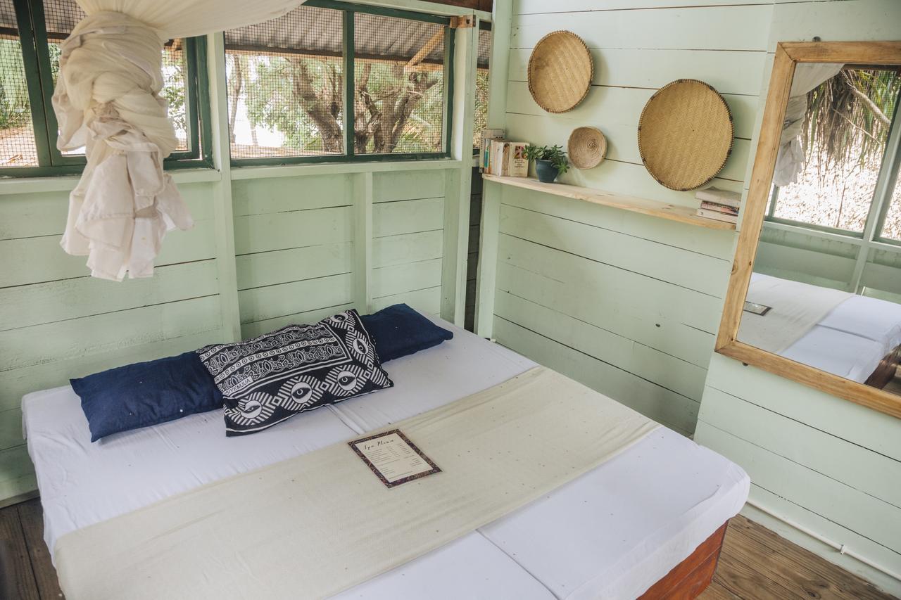 Mikadi Beach Camp&Backpackers Vandrarhem Dar es Salaam Exteriör bild
