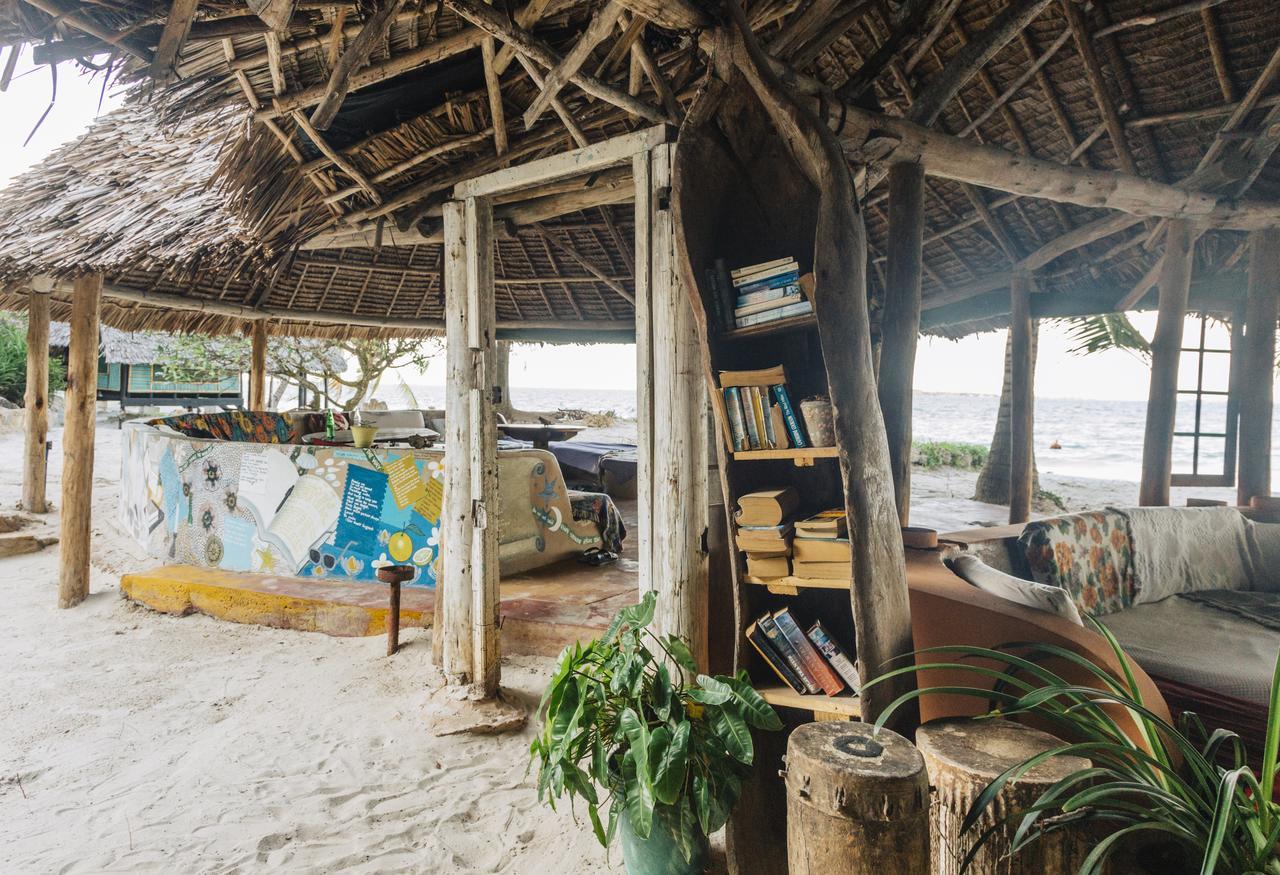 Mikadi Beach Camp&Backpackers Vandrarhem Dar es Salaam Exteriör bild